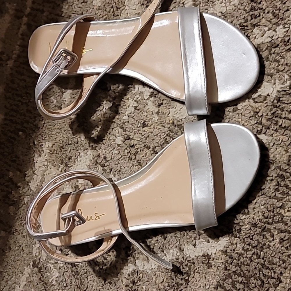 Lulu ankle sandles size 7